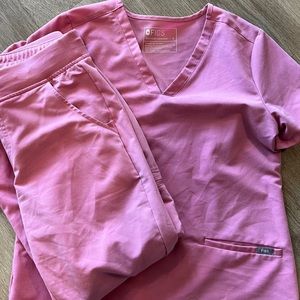 Figs scrubs